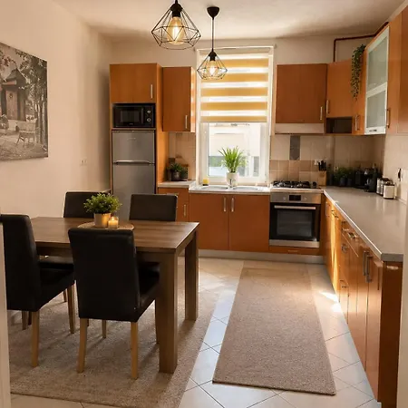 Grand Old Apartament